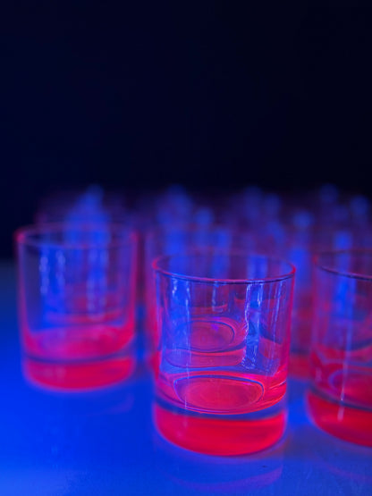 18 fluoreszierende pinke Vintage-Trinkgläser – Produktfoto 3