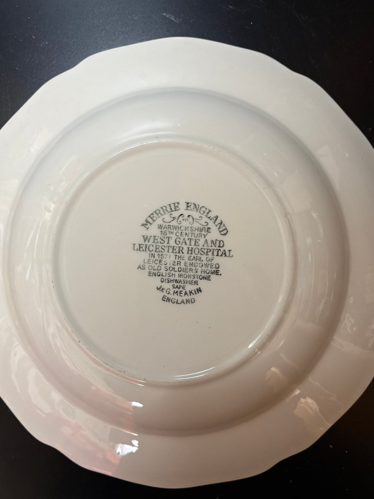 J. & G. Meakin Merrie England – 5 Teller West Gate Leicester Hospital Ø 23 cm