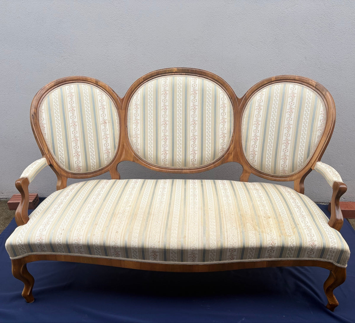 Antikes Mahagoni-Sofa – Louis-Philippe / Neorokoko, 19. Jahrhundert - Artikelbild von Fummel & Gedöns Secondhand-Store