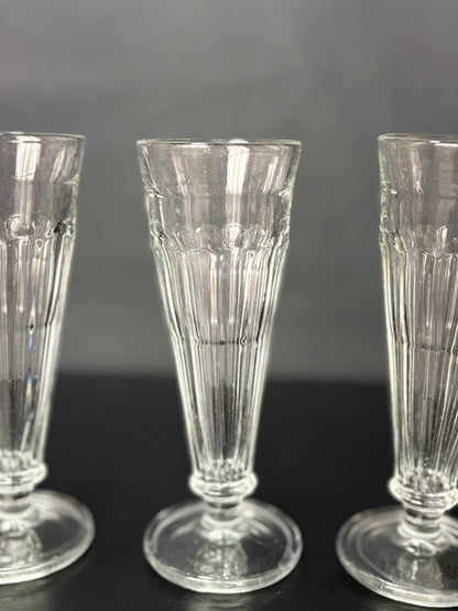 HEISEY Priscilla Stem 351 – 8 oz Pilsner-Biergläser aus transparentem Pressglas – Produktfoto 2