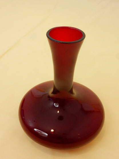Rote Glasvase