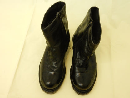 Schwarze Leder-Boots von For World in schwarz