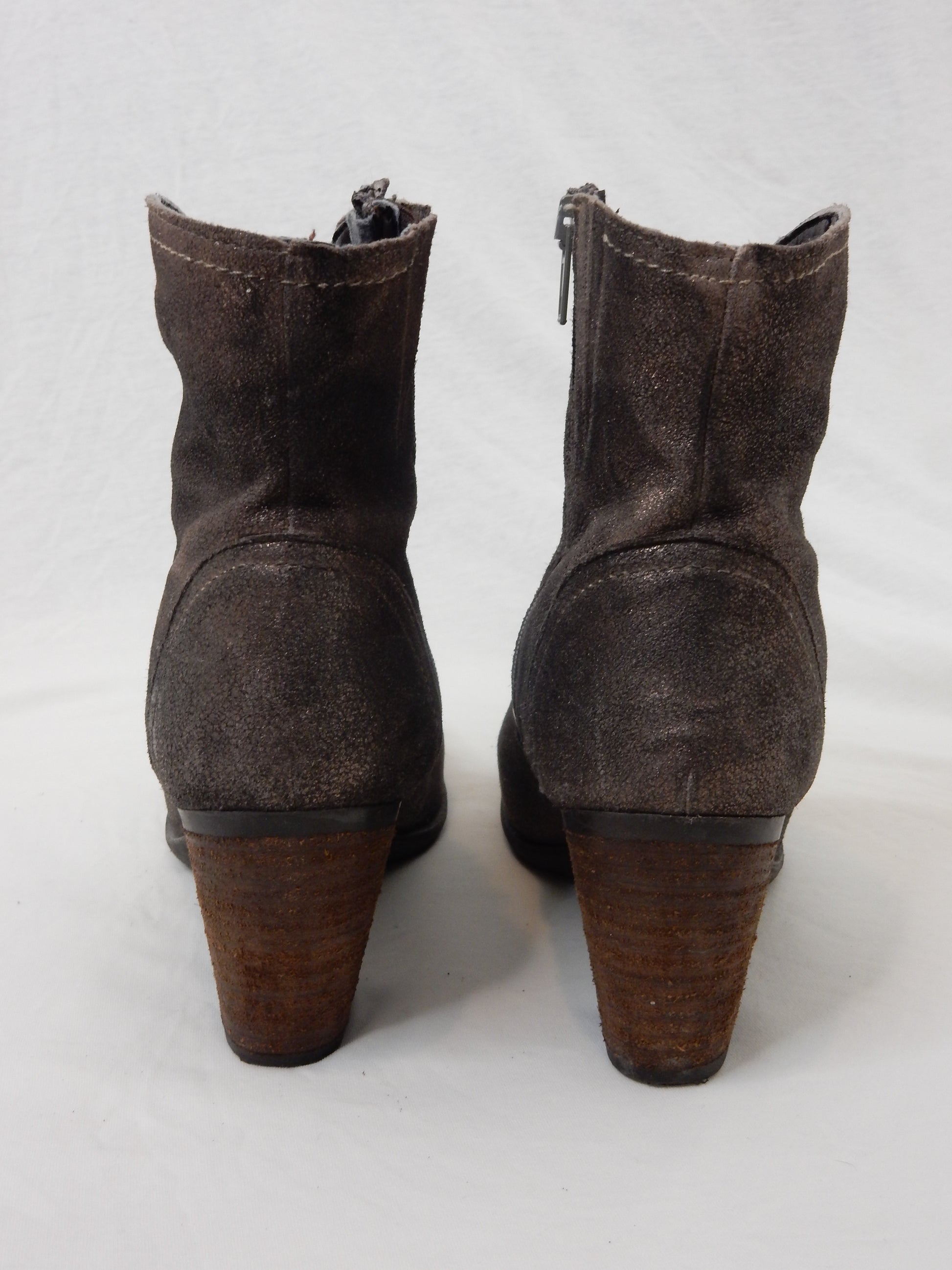 Stiefeletten mit Metallic-Glanz von Tamaris - Artikelbild von Fummel & Gedöns Secondhand-Store