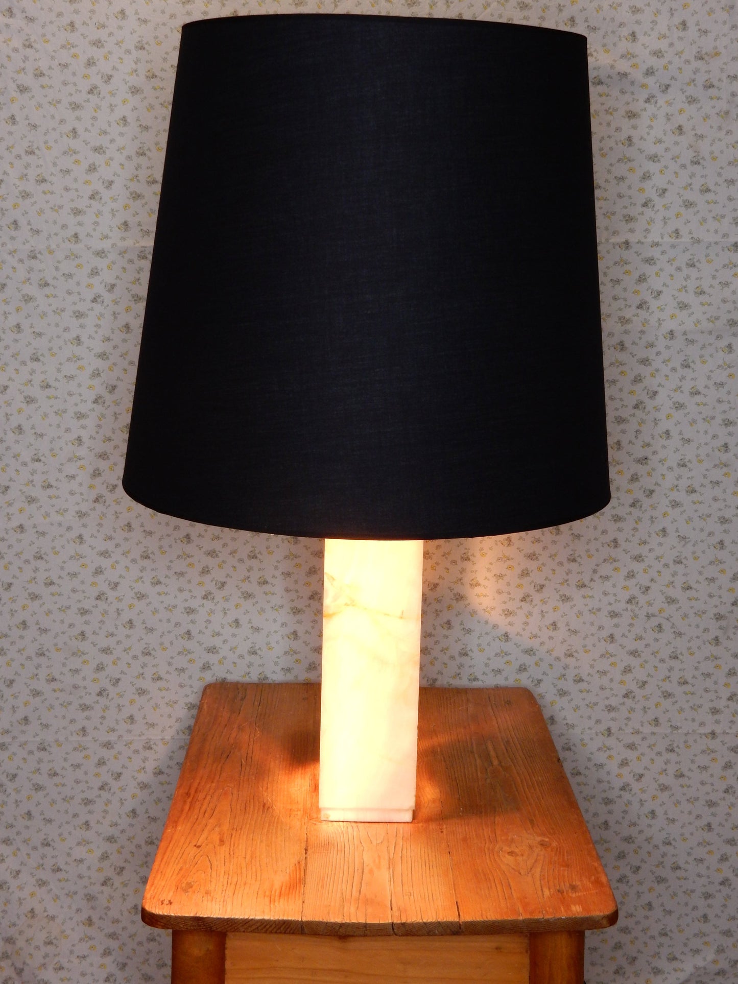 Designer-Tischlampe mit Marmorfuß