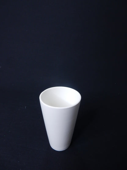 Vase weiß Becherform