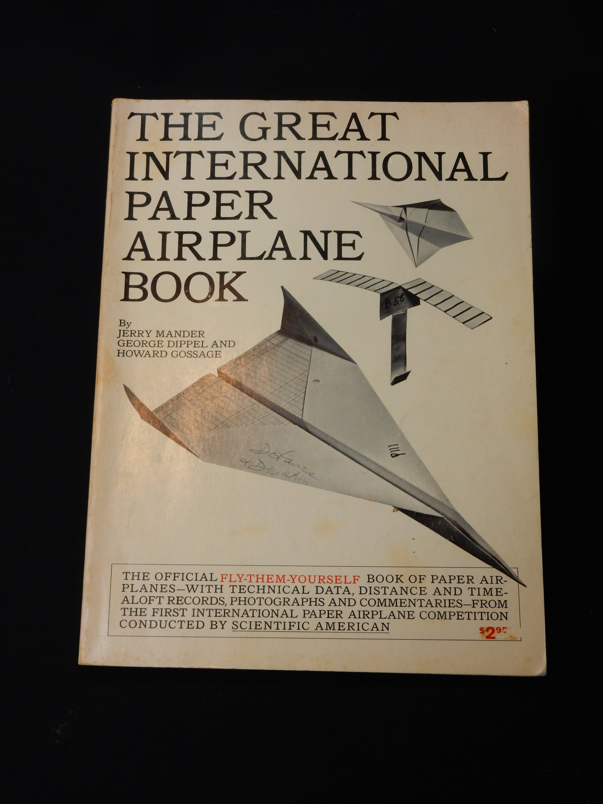 Buch: The Great International Paper Airplane Book - Artikelbild von Fummel & Gedöns Secondhand-Store