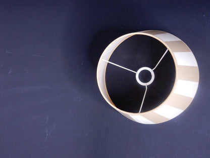 Lampenschirm rund für Tischlampe - E27 - gestreift - beige/weiß