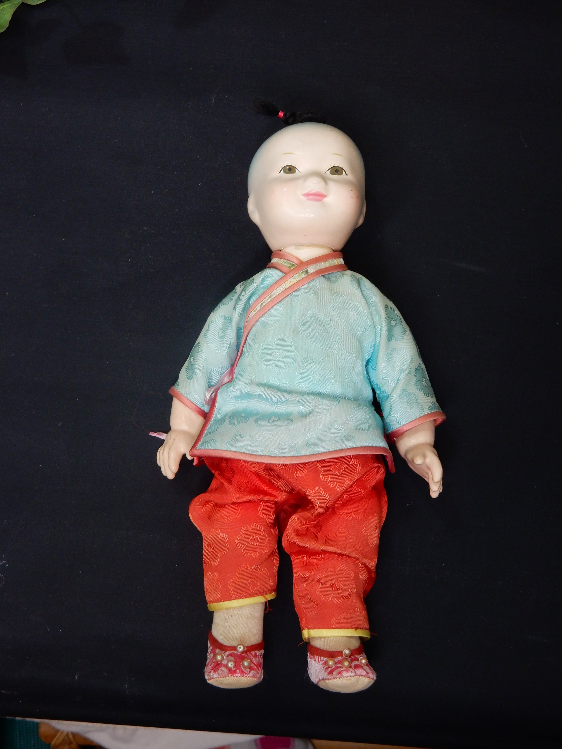 Antike asiatische Puppe (ca. 1930–1950) - Artikelbild von Fummel & Gedöns Secondhand-Store