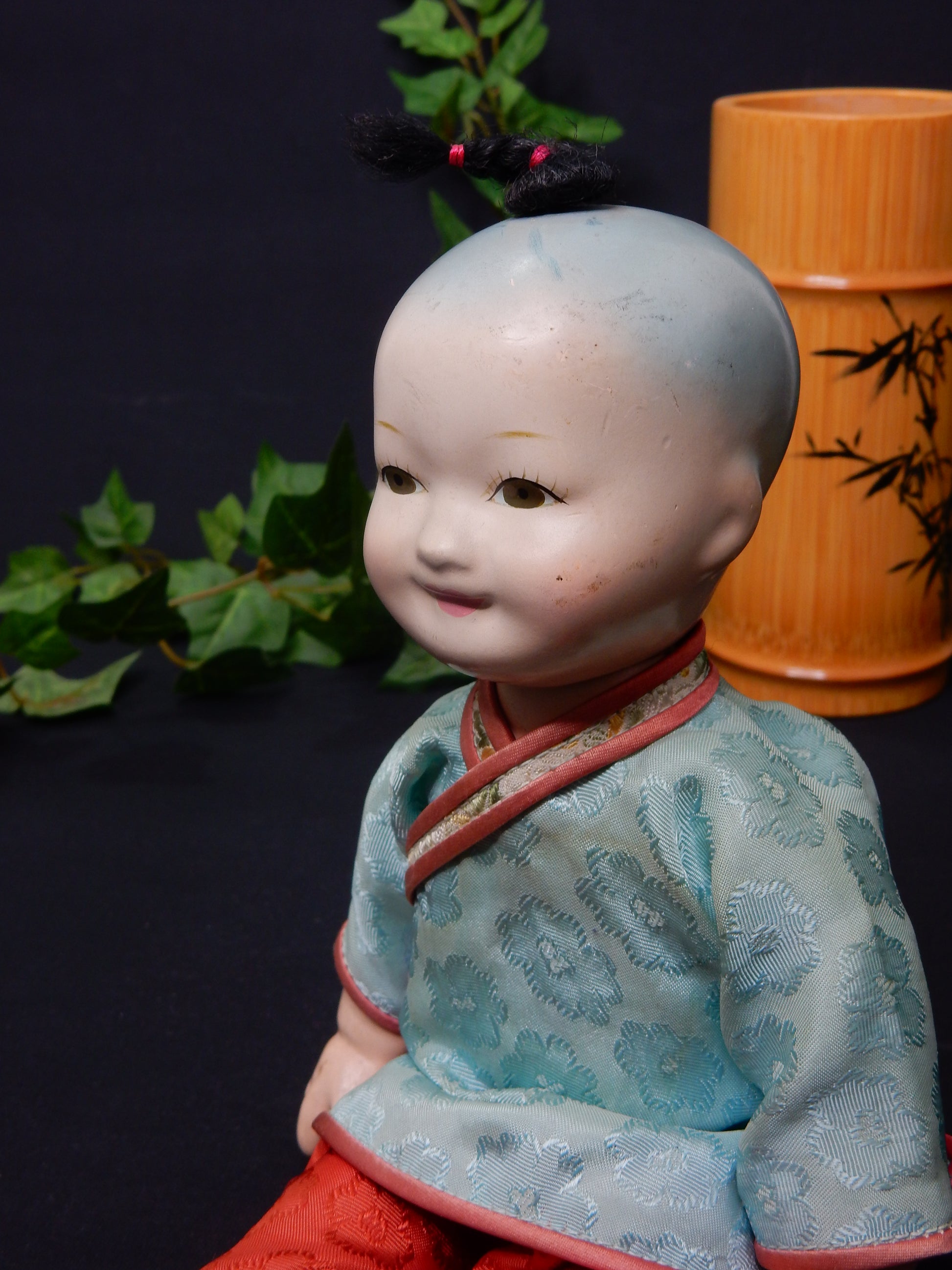 Antike asiatische Puppe (ca. 1930–1950) - Artikelbild von Fummel & Gedöns Secondhand-Store