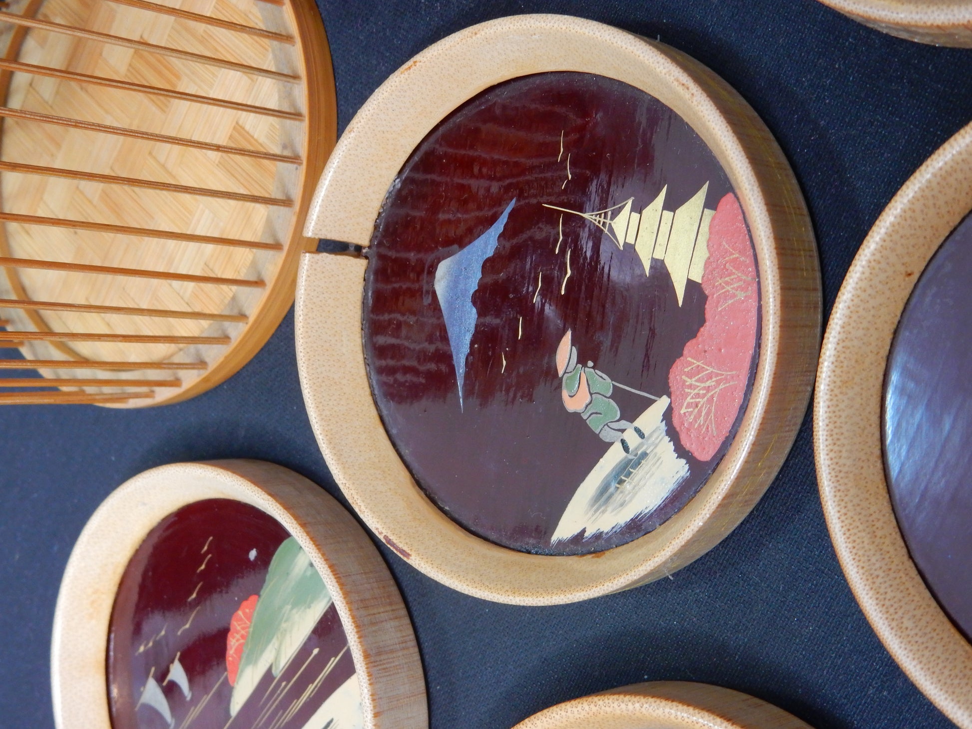 Japanisches Untersetzer-Set (6-teilig) - mit Bambusdose - Artikelbild von Fummel & Gedöns Secondhand-Store