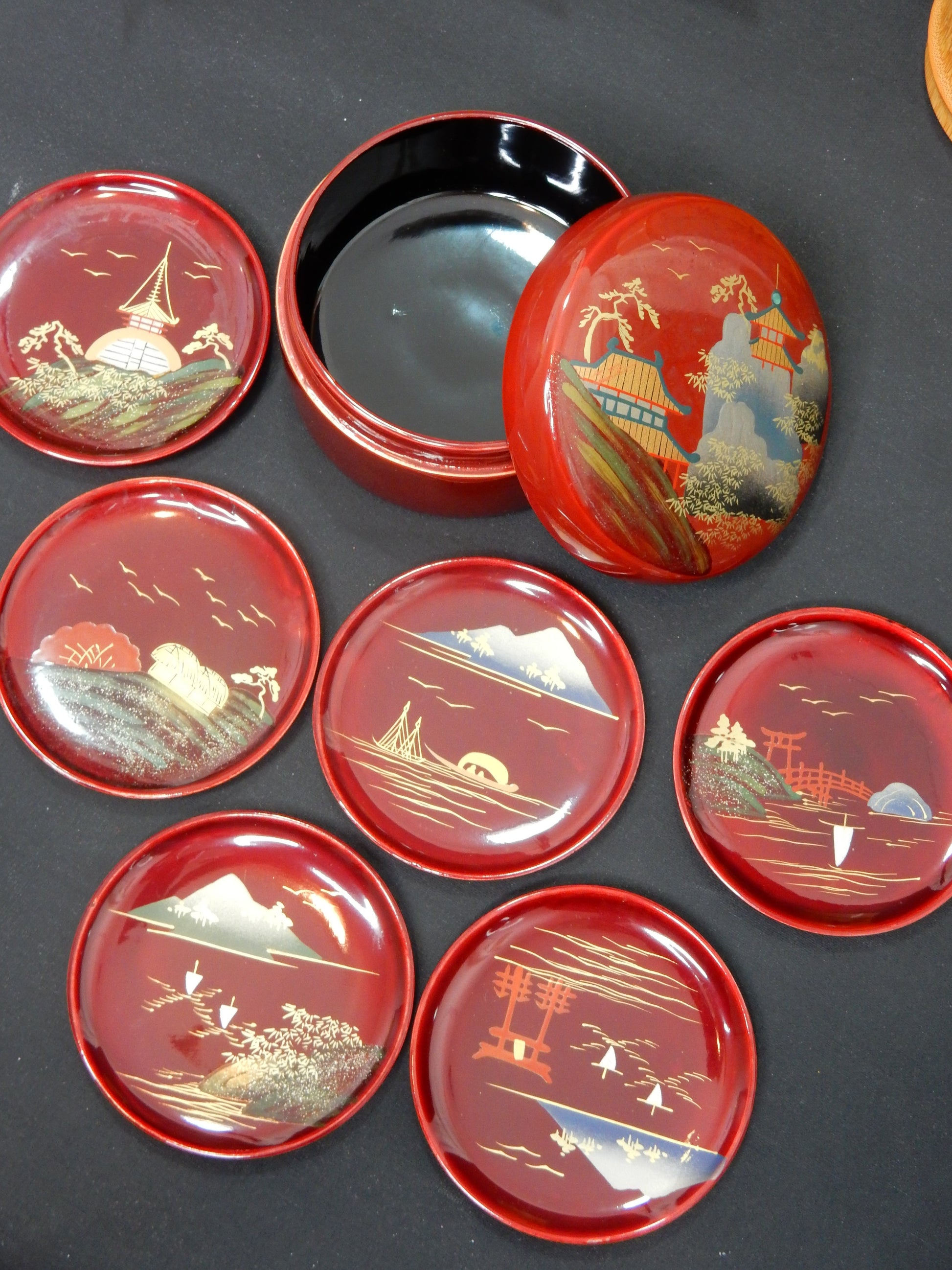 Japanisches Untersetzer-Set (6-teilig) - rot - Artikelbild von Fummel & Gedöns Secondhand-Store