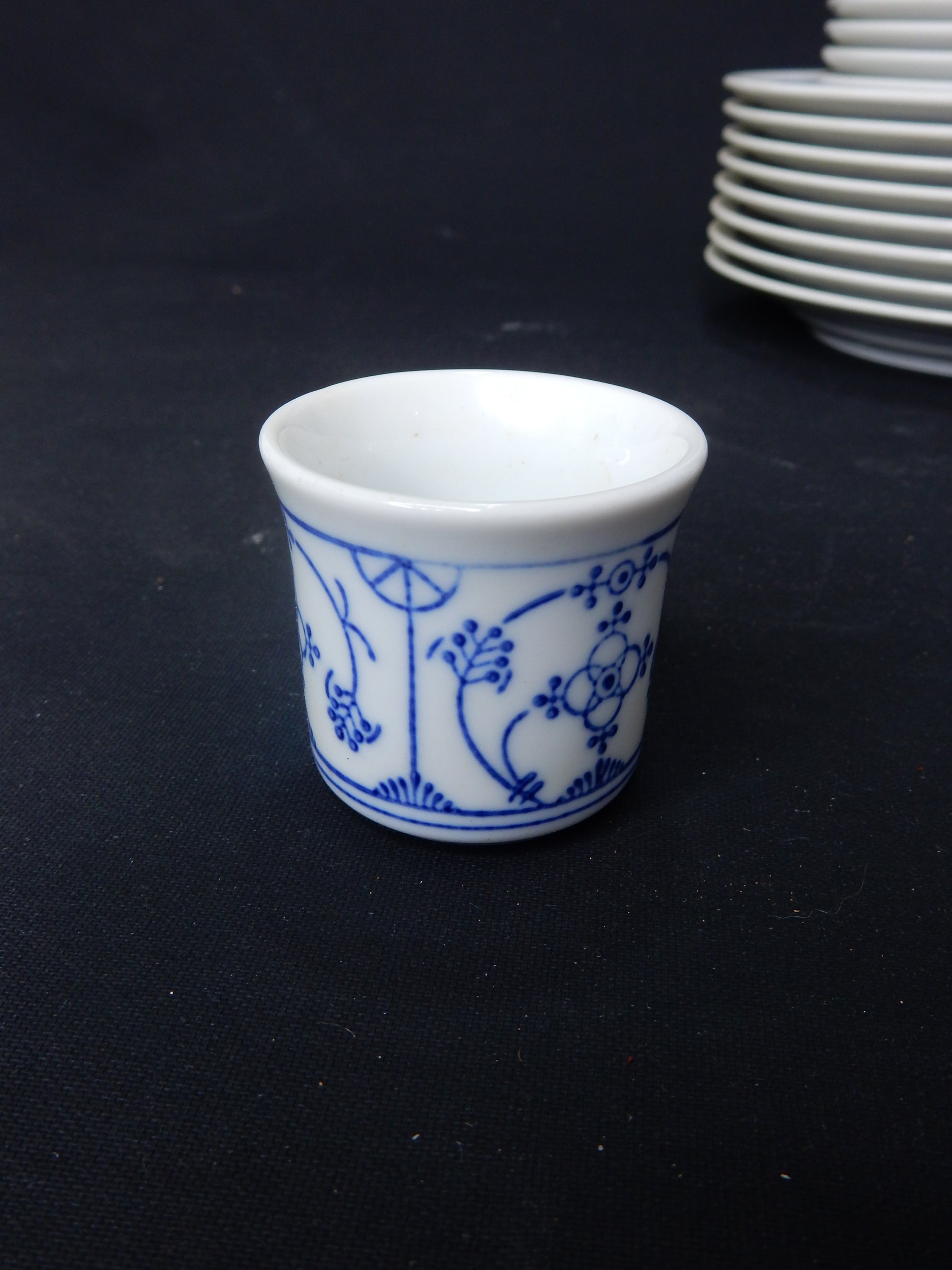 Kahla Blau Saks – Klassisches Porzellanservice (58-teilig) - Artikelbild von Fummel & Gedöns Secondhand-Store