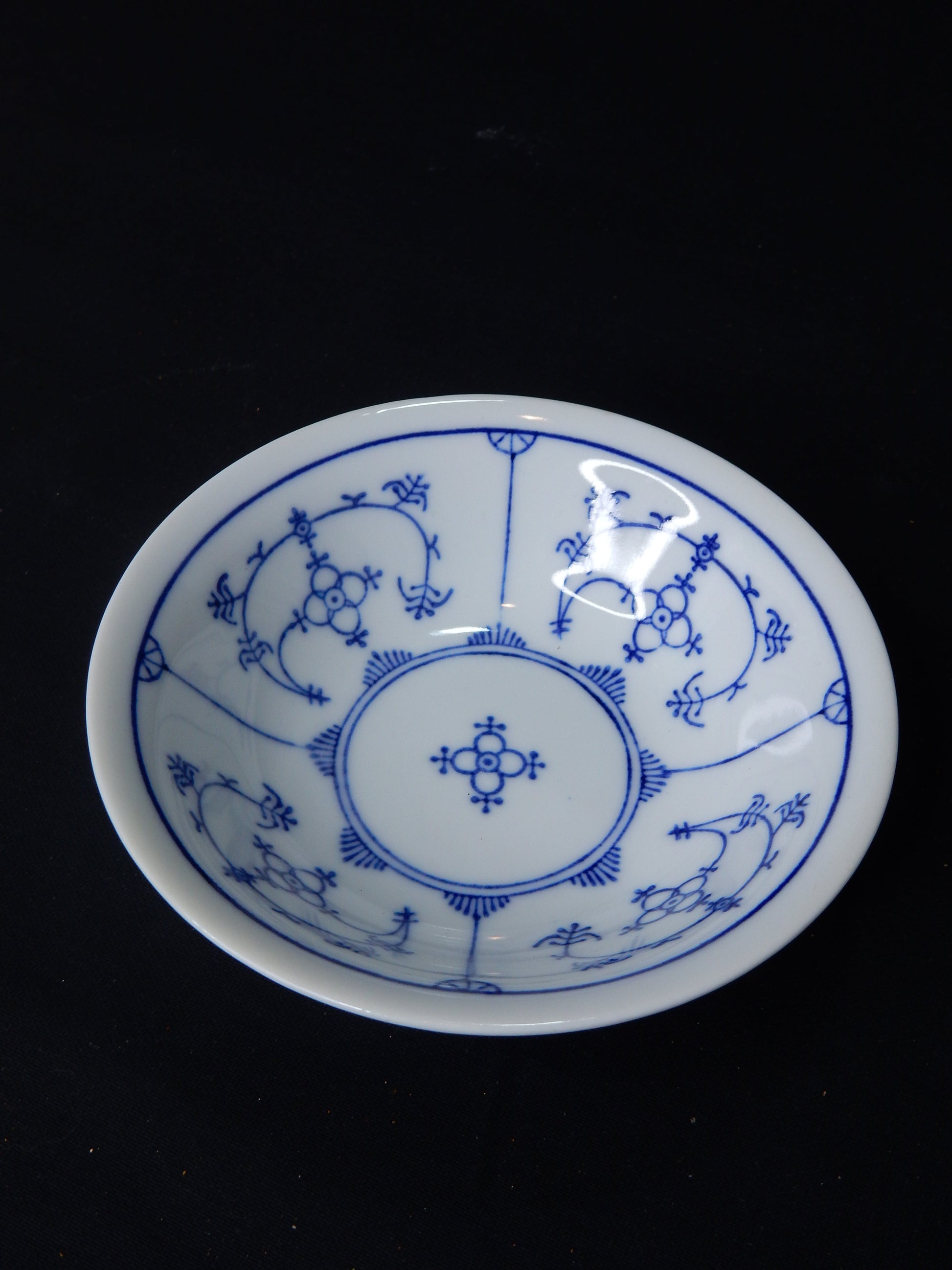 Kahla Blau Saks – Klassisches Porzellanservice (58-teilig) - Artikelbild von Fummel & Gedöns Secondhand-Store