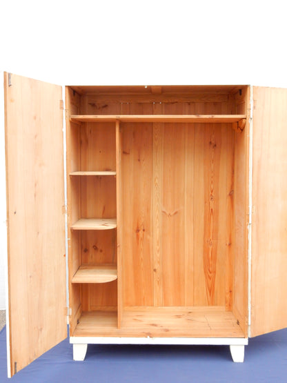 Retro Holzschrank - Landhausstil - weiß