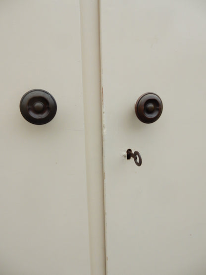 Retro Holzschrank - Landhausstil - weiß