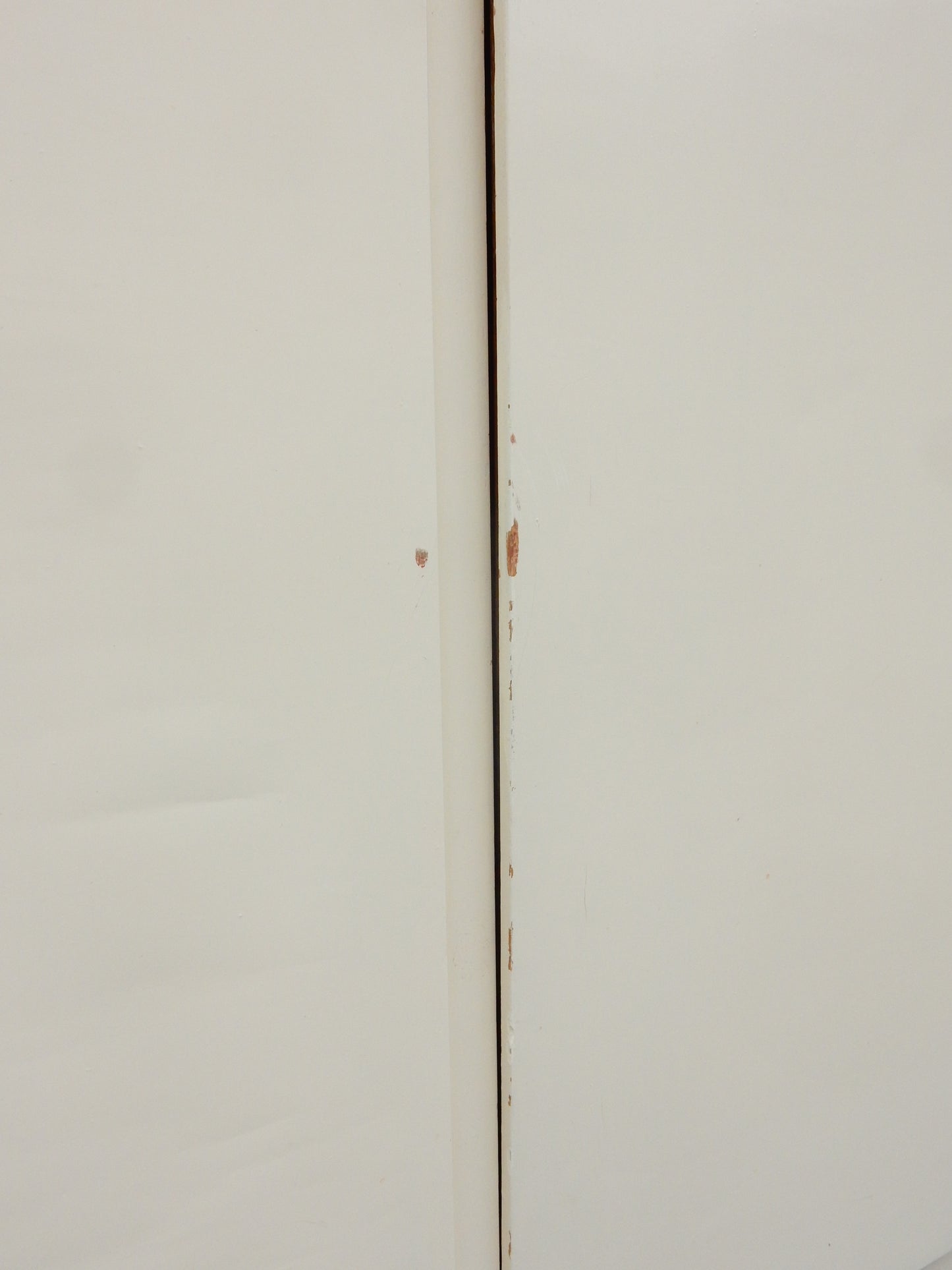 Retro Holzschrank - Landhausstil - weiß