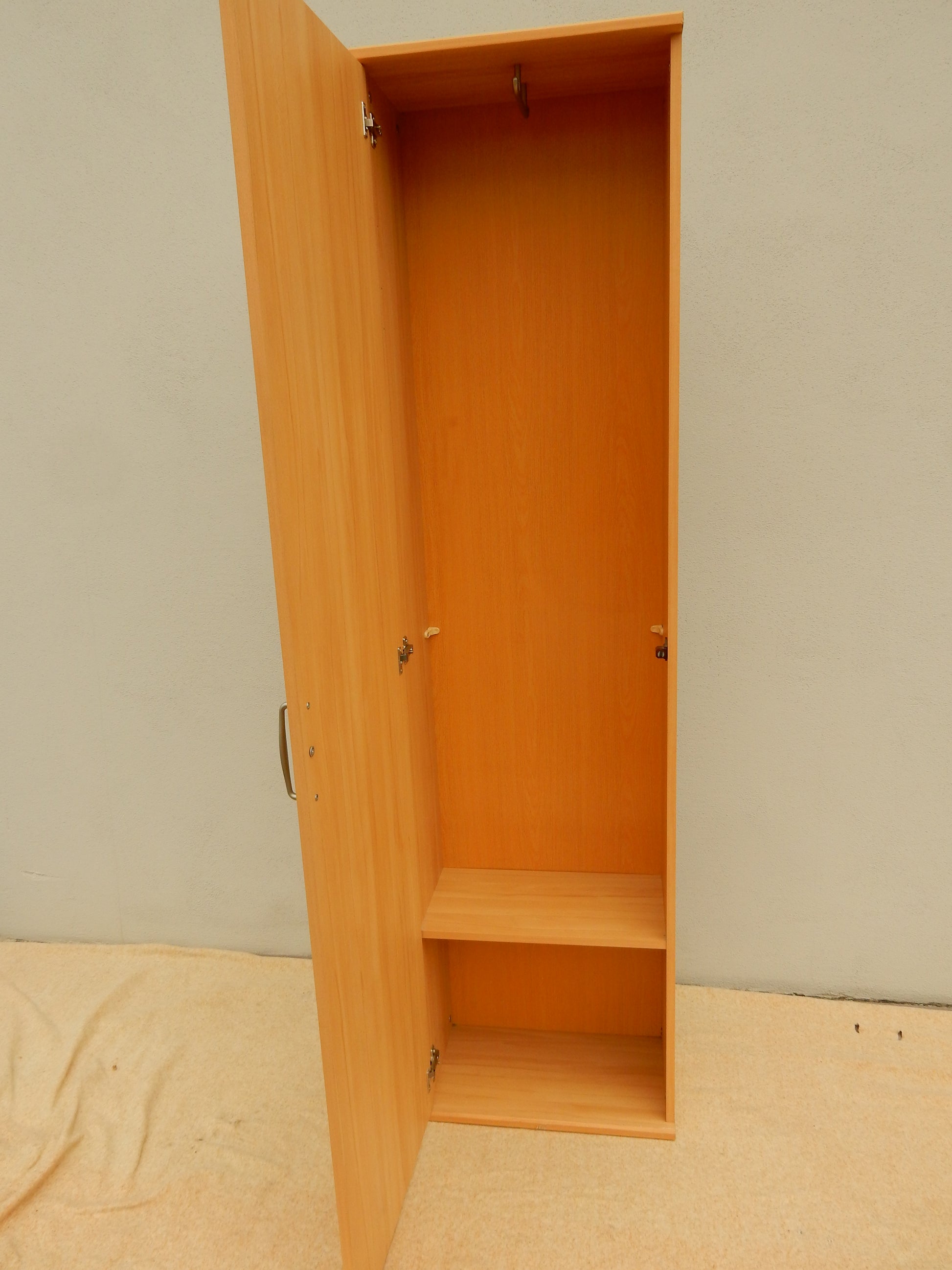 Moderner Garderobenschrank mit Spiegel – Buche Dekor - Artikelbild von Fummel & Gedöns Secondhand-Store