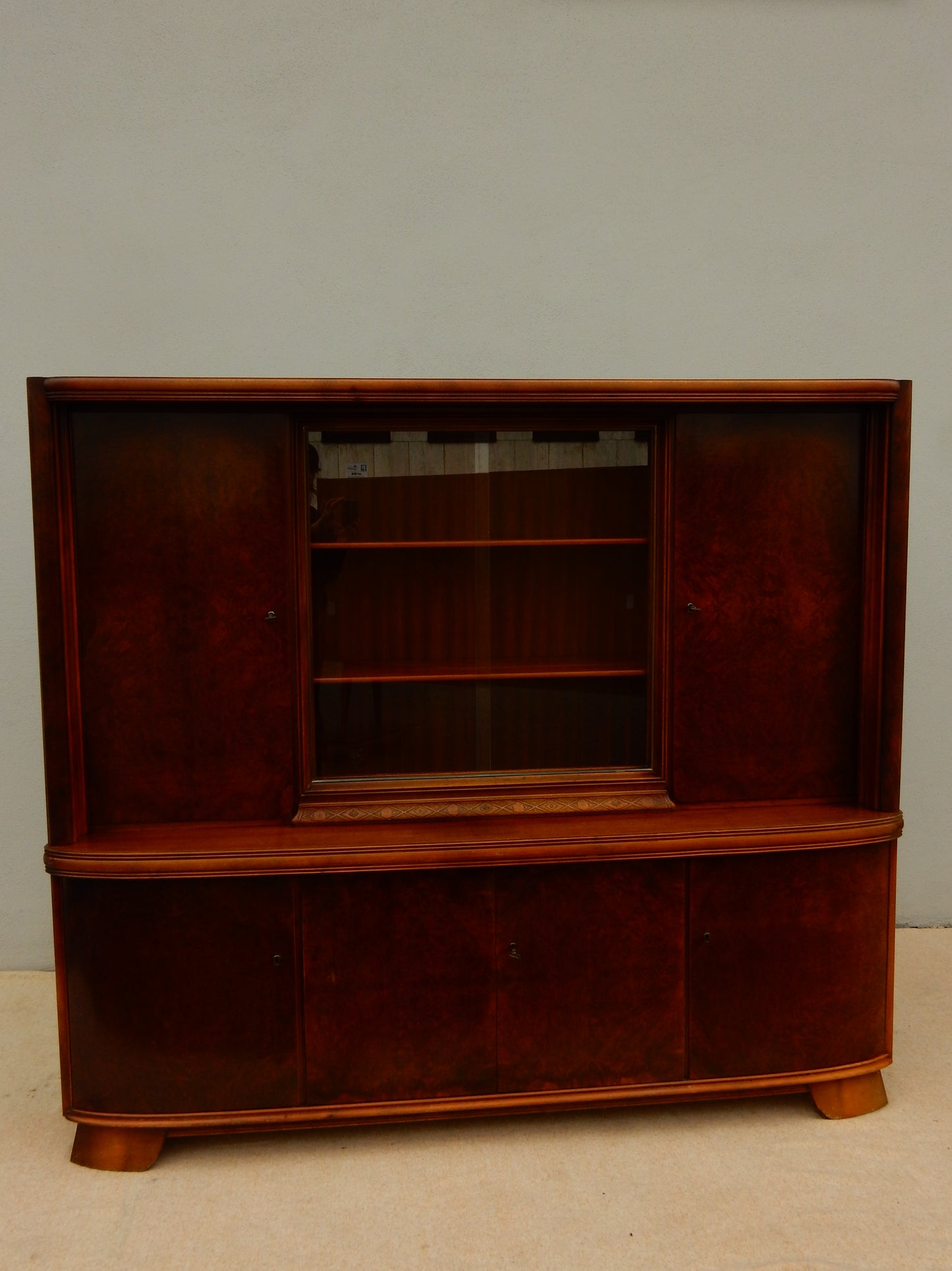 Art-Deco / Mid-Century Anrichte mit Vitrinenaufsatz