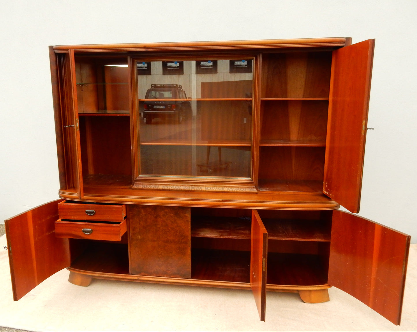 Art-Deco / Mid-Century Anrichte mit Vitrinenaufsatz