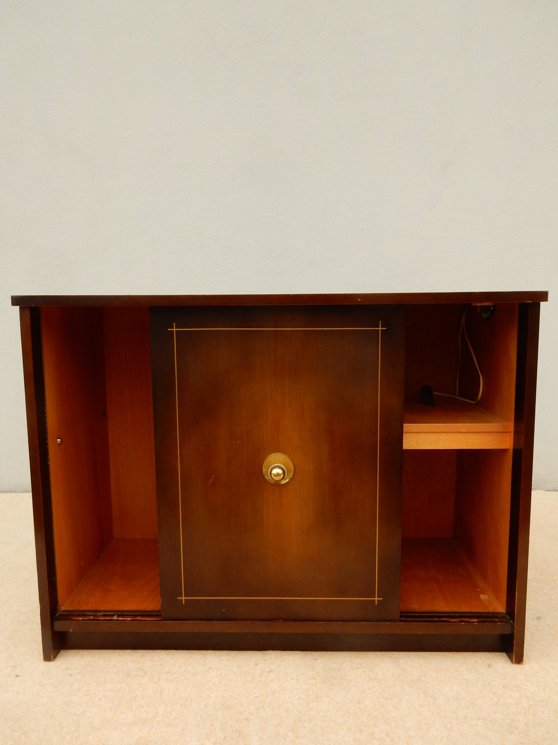 Vintage Mid-Century Holz-Vitrine mit Glas-Schiebetür - Artikelbild von Fummel & Gedöns Secondhand-Store