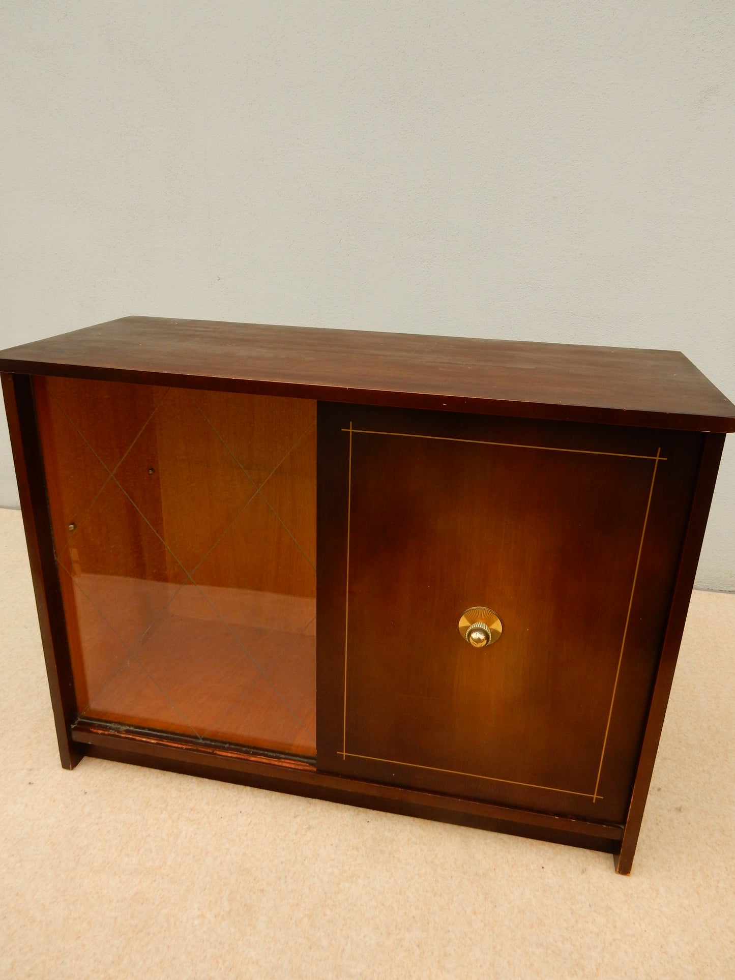 Vintage Mid-Century Holz-Vitrine mit Glas-Schiebetür