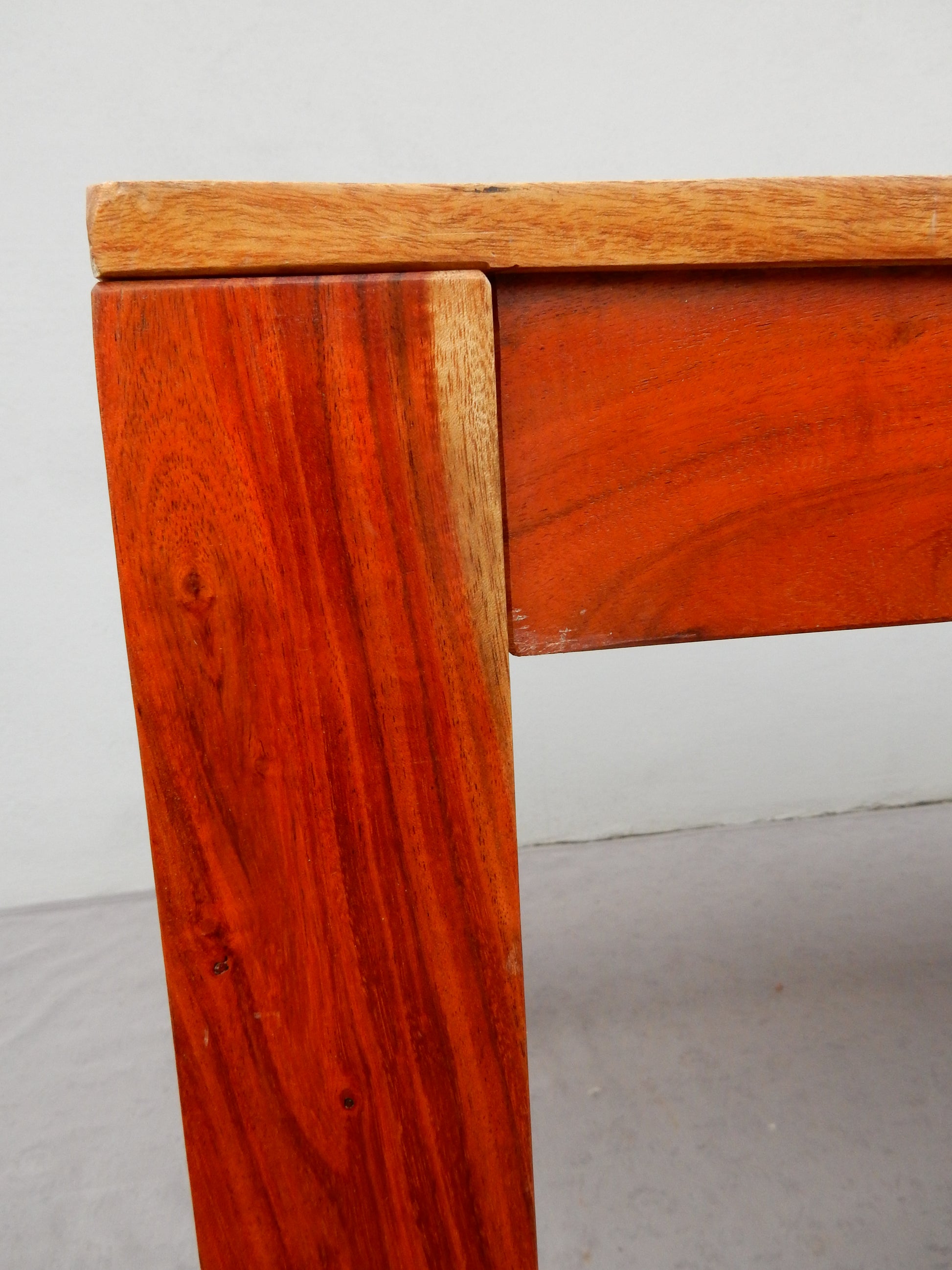 Massivholz-Esstisch aus Sheesham - Artikelbild von Fummel & Gedöns Secondhand-Store