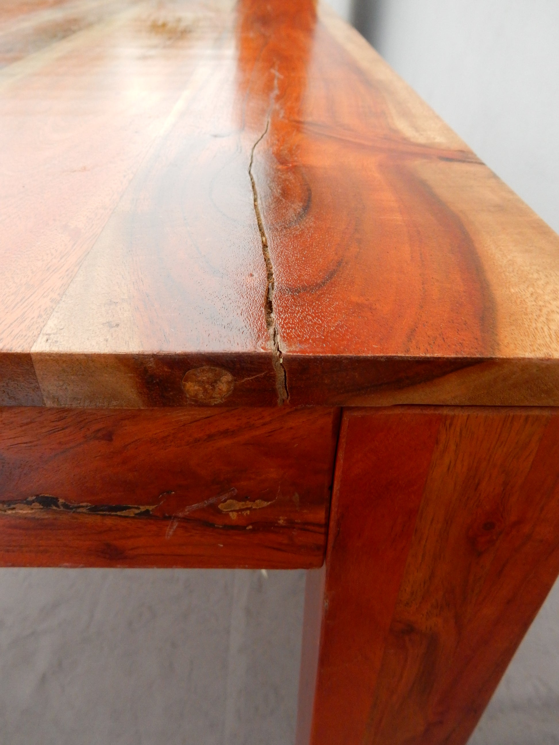 Massivholz-Esstisch aus Sheesham - Artikelbild von Fummel & Gedöns Secondhand-Store