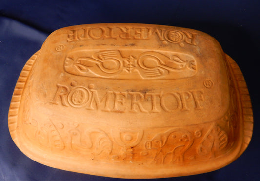 Römertopf Original – klassischer Tontopf mit Reliefdekor, ca. 4 l