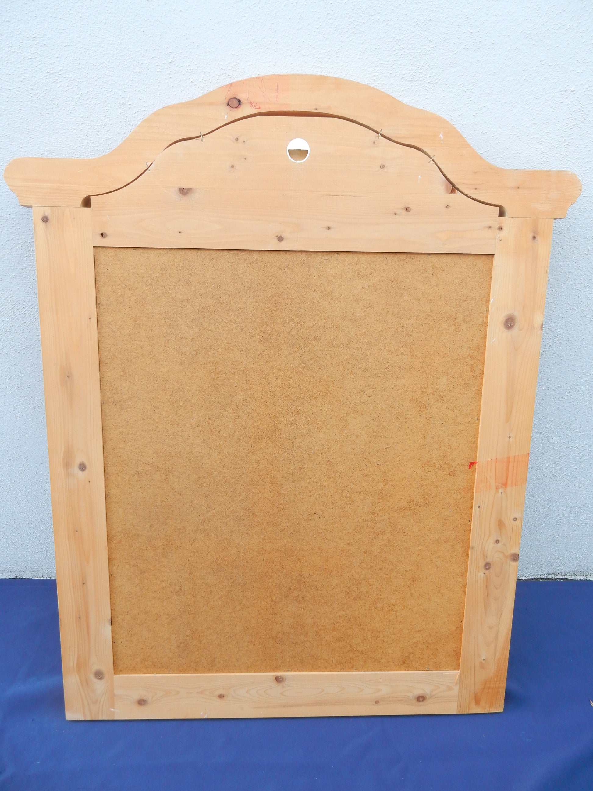 Wandspiegel im Landhausstil – Holzrahmen (ca. 94 × 70 cm) - Artikelbild von Fummel & Gedöns Secondhand-Store