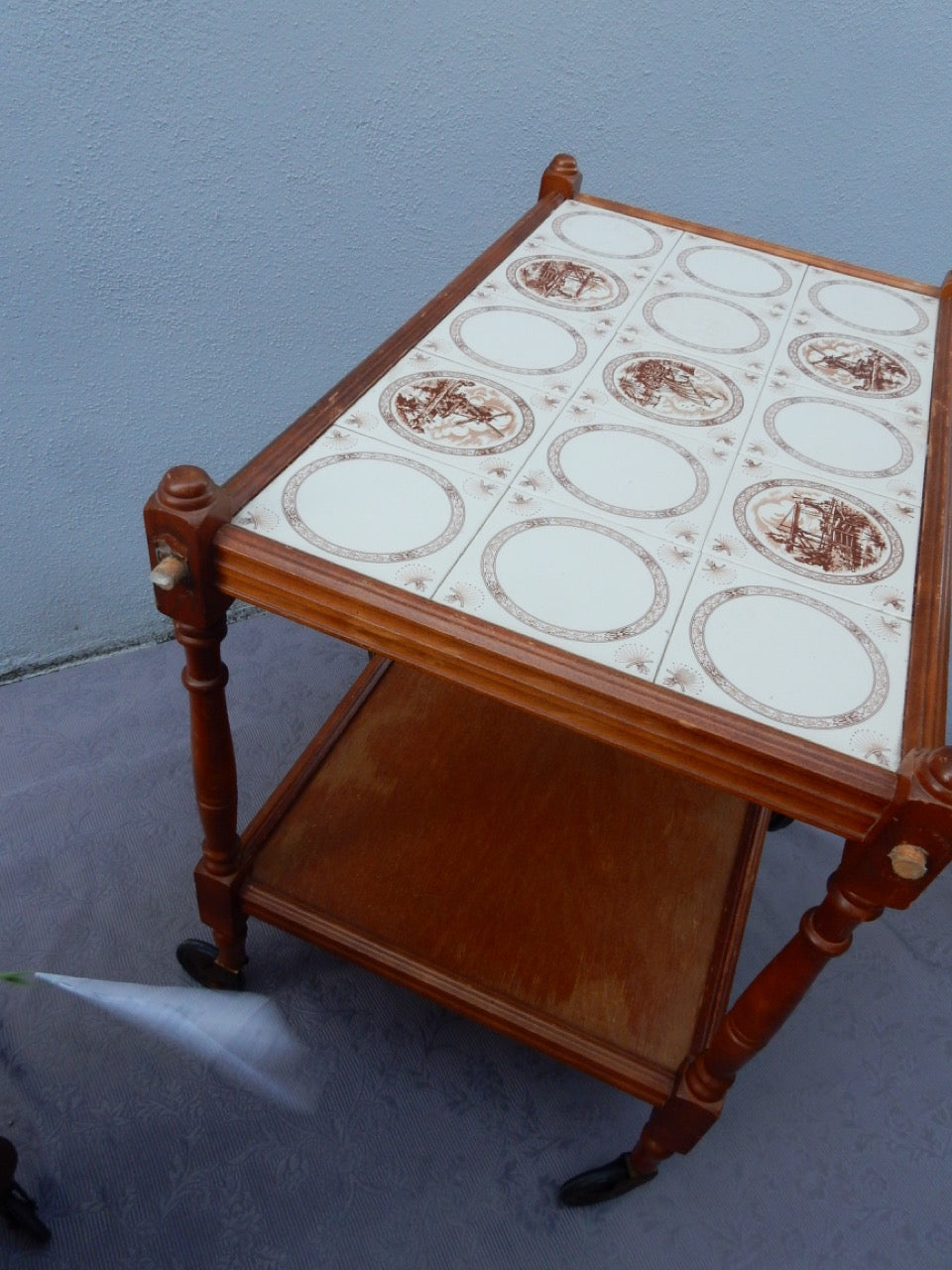 Beistelltisch mit Keramikfliesen – 1970er