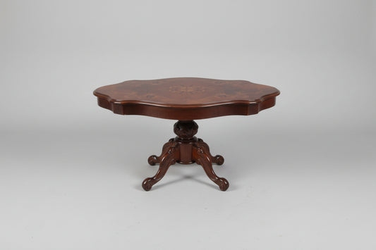 Kleiner Intarsientisch – florales Motiv