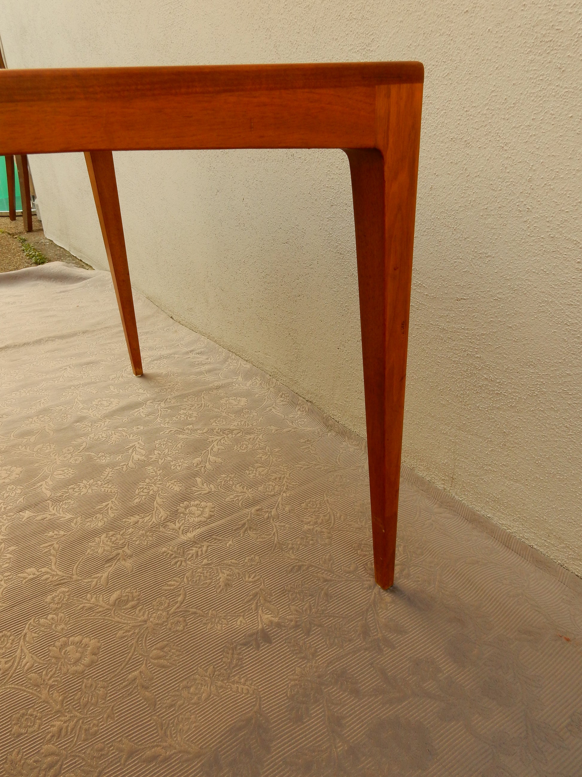 Franz Xaver Lutz – Couchtisch „WK 205“, WK Möbel (1957) - Teakholz - Artikelbild von Fummel & Gedöns Secondhand-Store