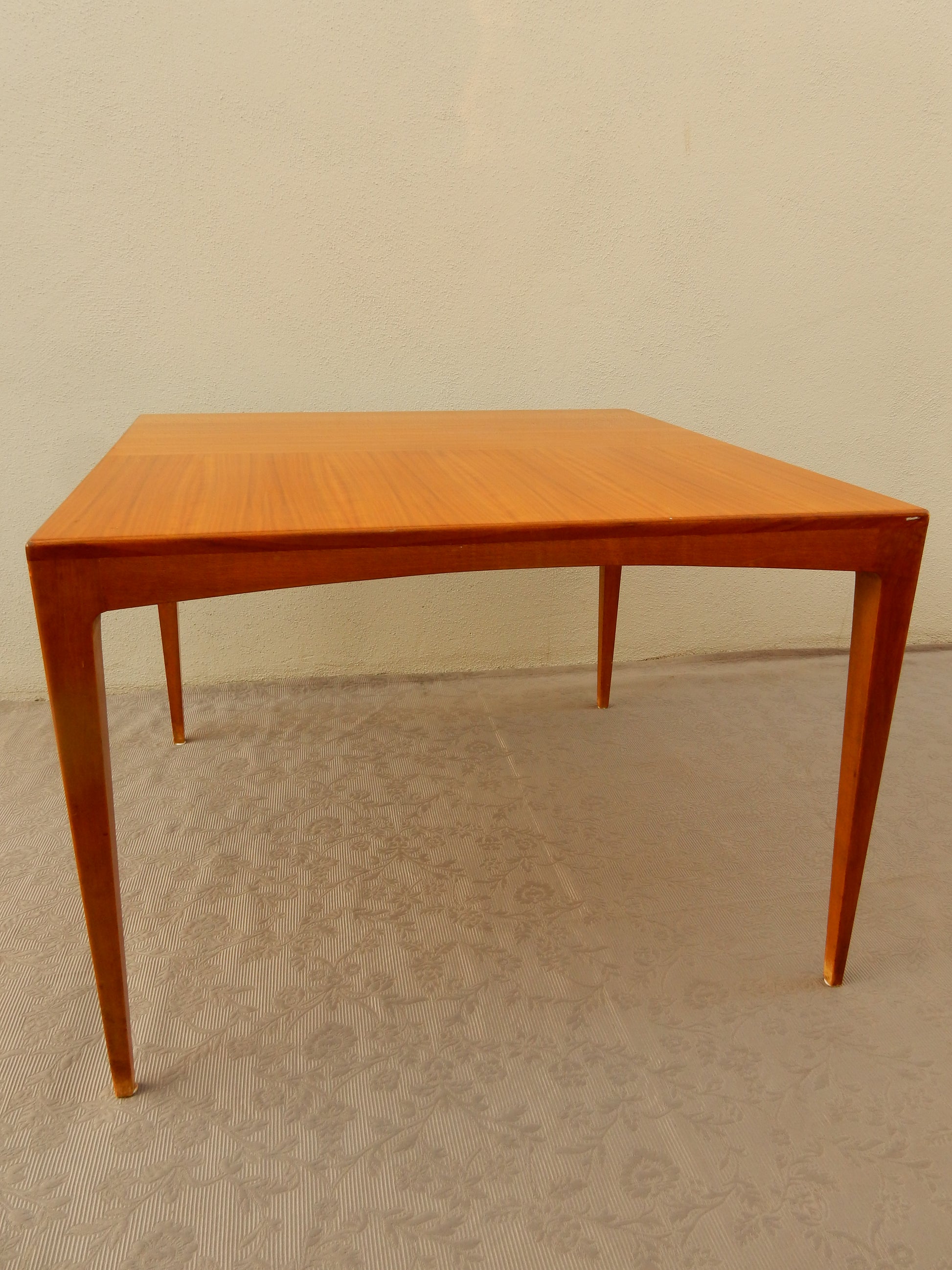 Franz Xaver Lutz – Couchtisch „WK 205“, WK Möbel (1957) - Teakholz - Artikelbild von Fummel & Gedöns Secondhand-Store