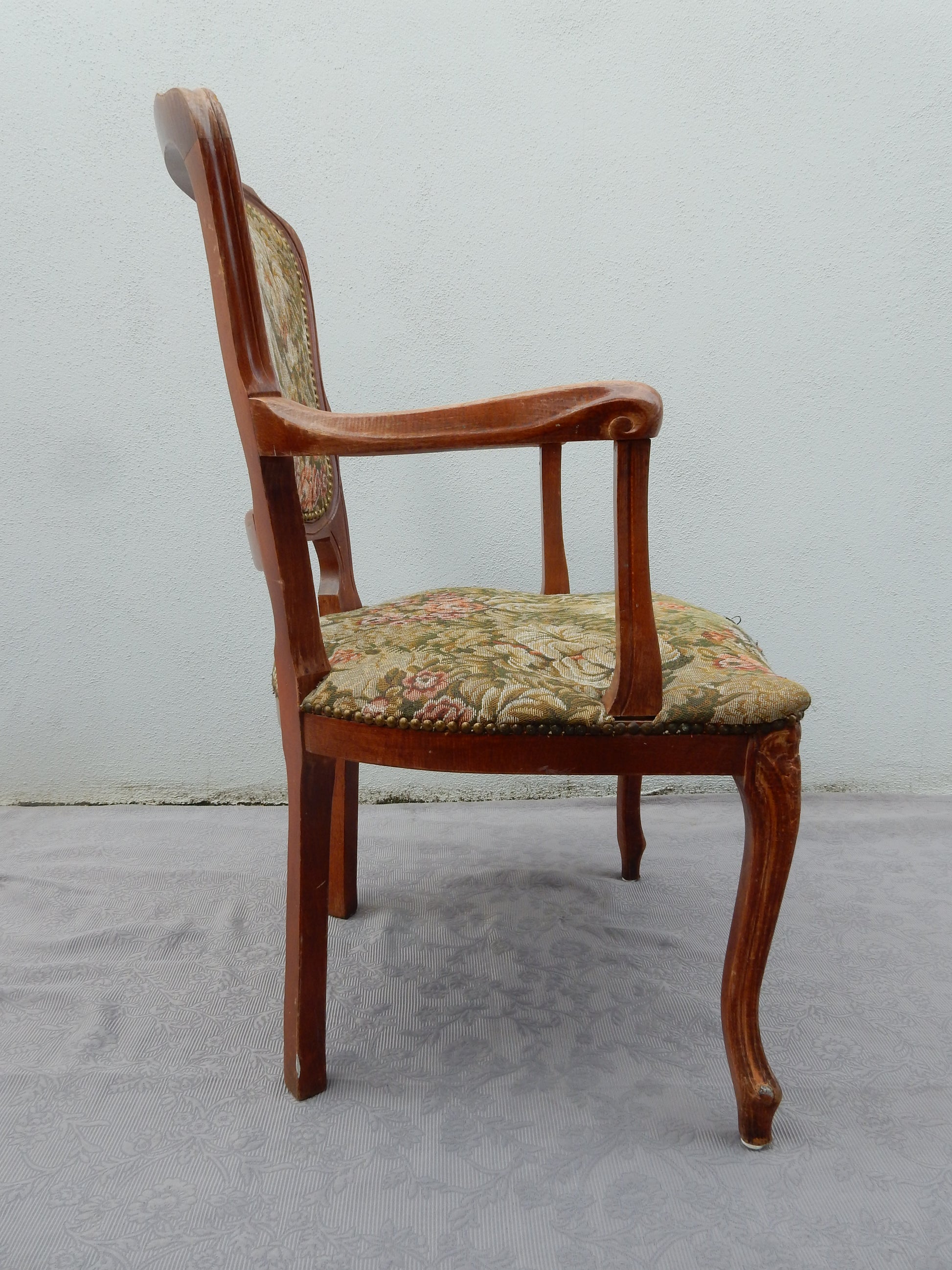 Barock Stuhl mit Armlehnen - Artikelbild von Fummel & Gedöns Secondhand-Store