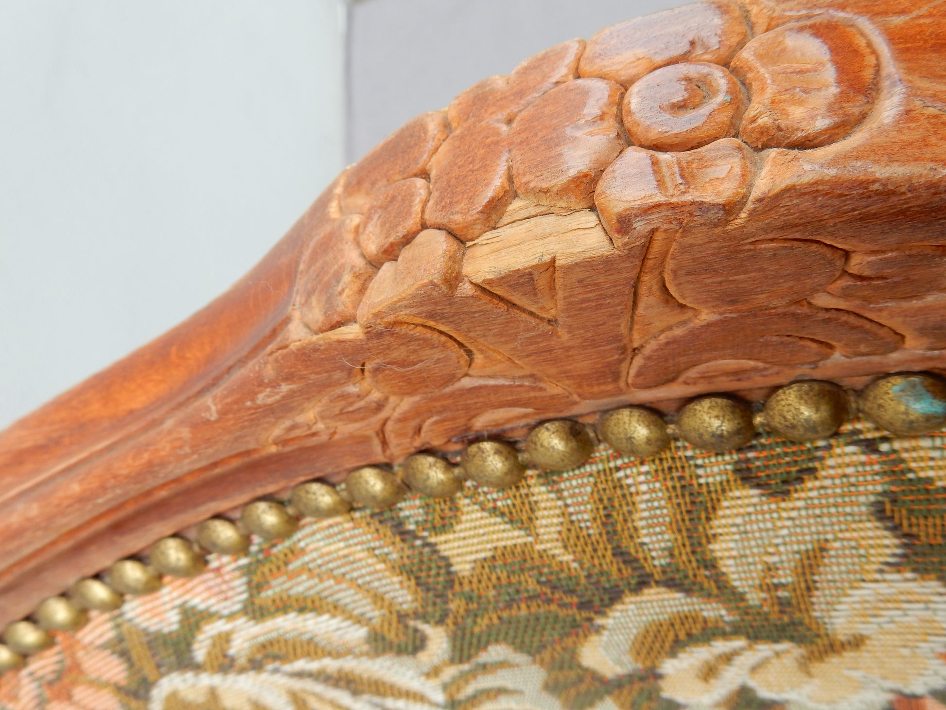 Barock Stuhl mit Armlehnen - Artikelbild von Fummel & Gedöns Secondhand-Store