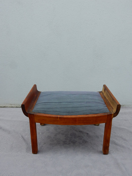 Vintage Holz-Hocker – gepolstert