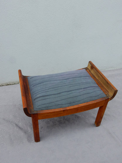 Vintage Holz-Hocker – gepolstert