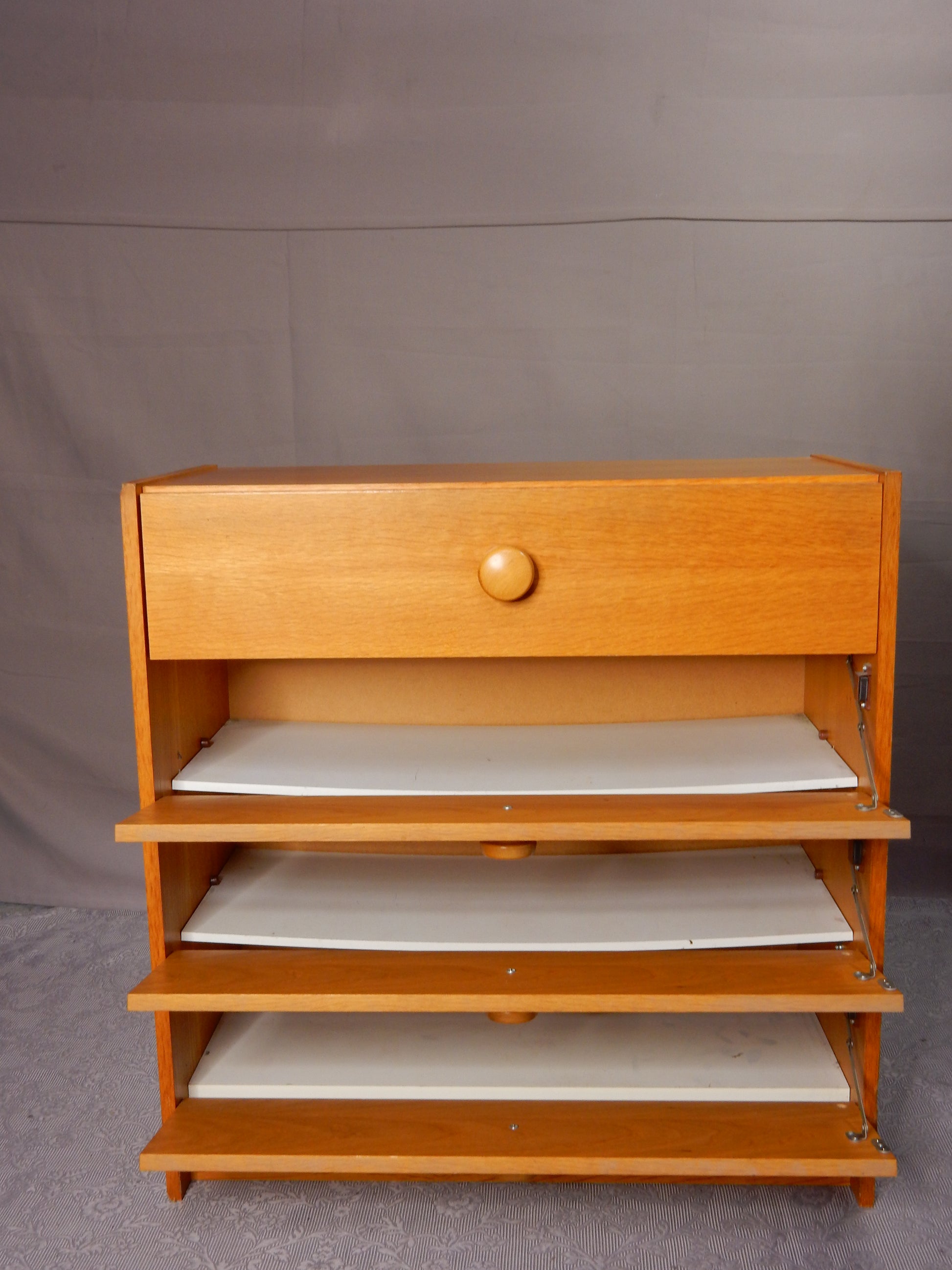 Schuhschrank in skandinavischem Design - Artikelbild von Fummel & Gedöns Secondhand-Store