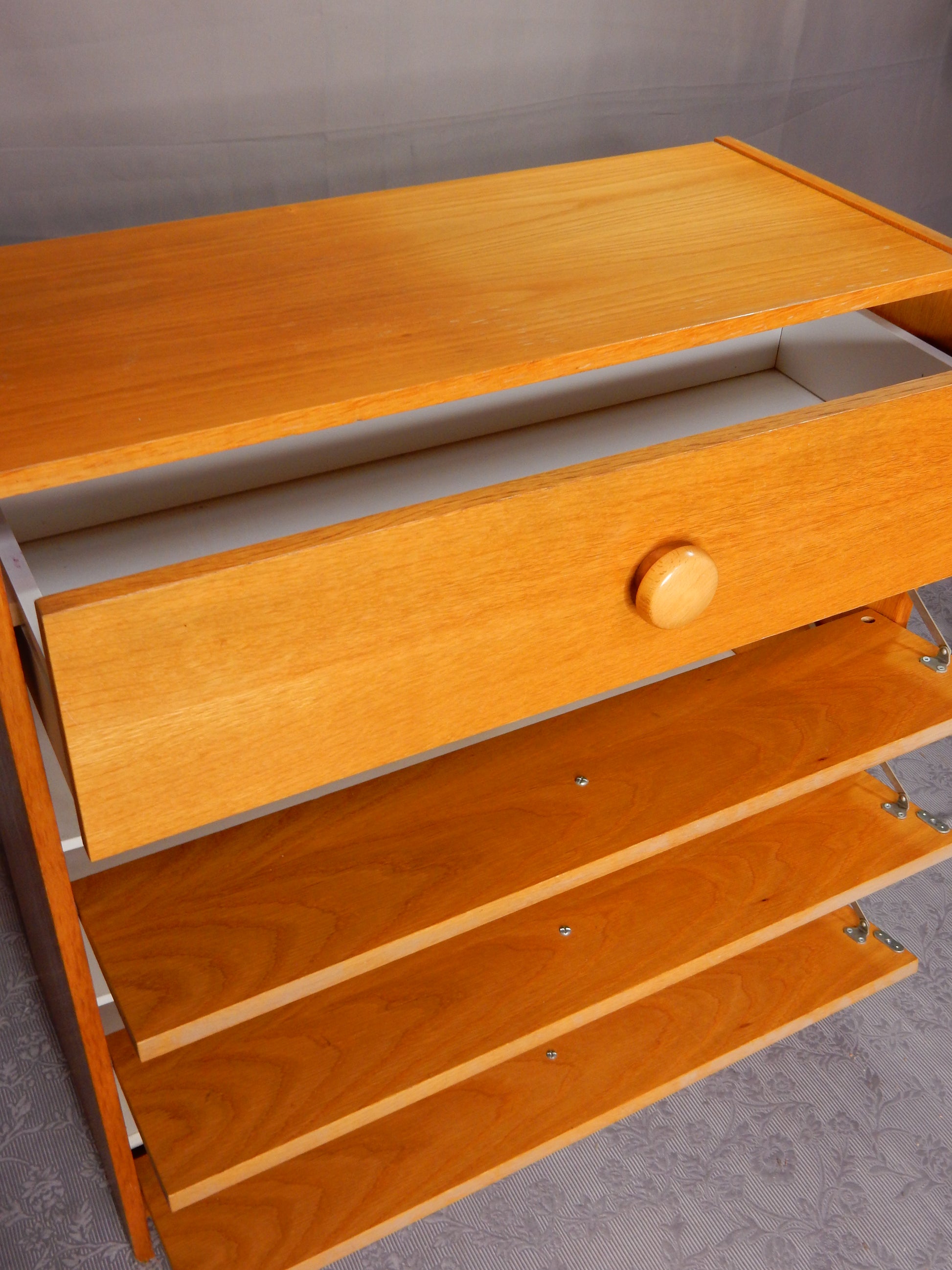 Schuhschrank in skandinavischem Design - Artikelbild von Fummel & Gedöns Secondhand-Store