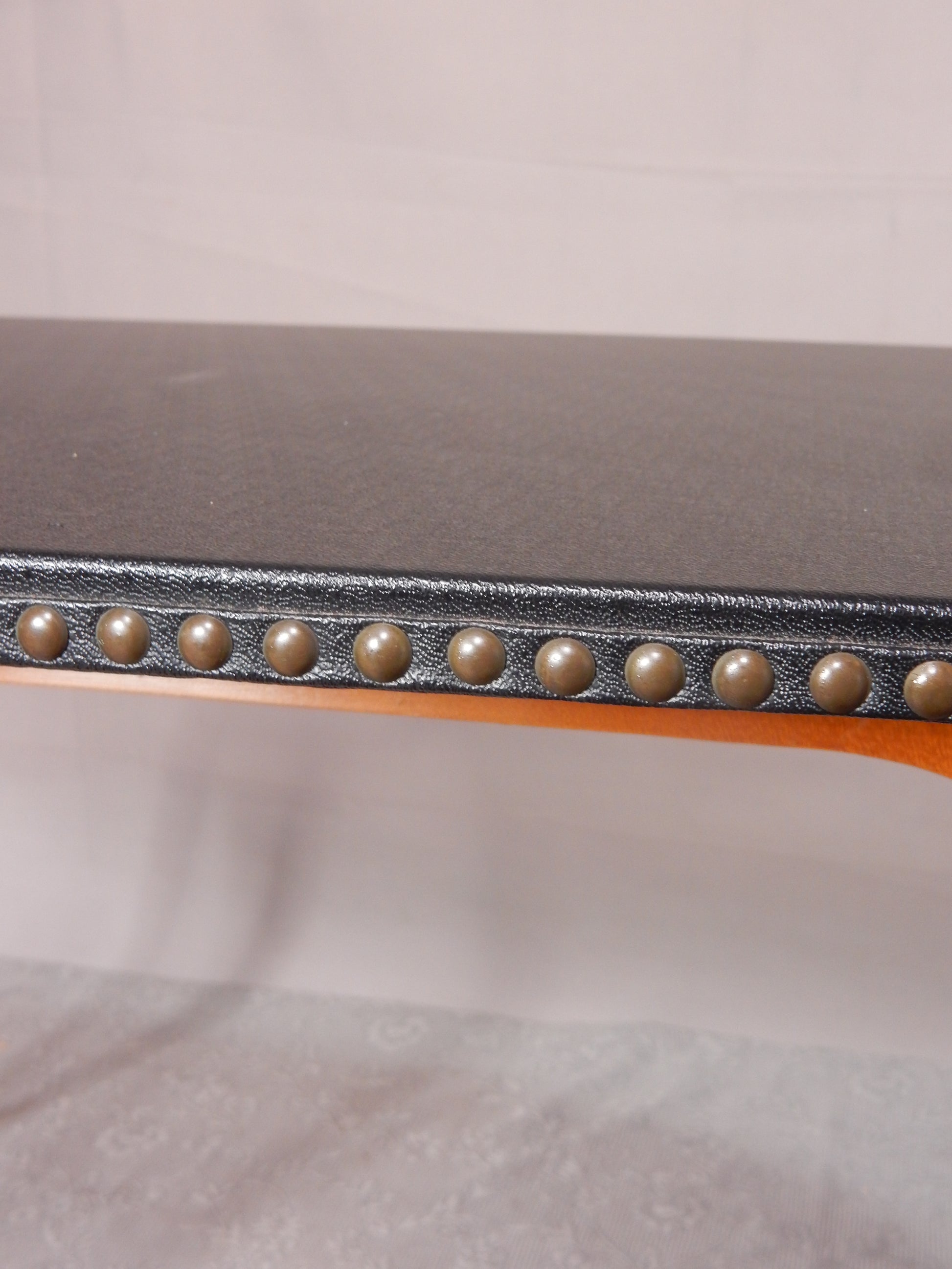 Mid-Century Beistelltisch/Couchtisch - schwarz - Artikelbild von Fummel & Gedöns Secondhand-Store