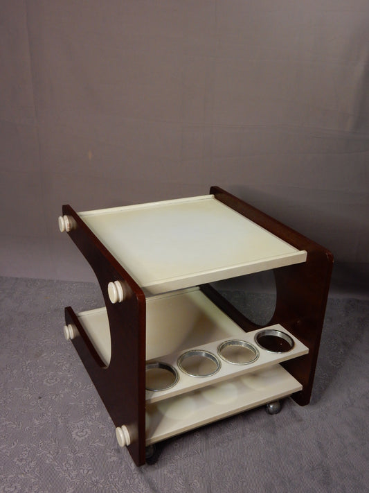 Vintage Cocktailwagen im Space-Age-Design