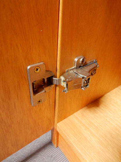 Highboard im Mid-Century-Stil