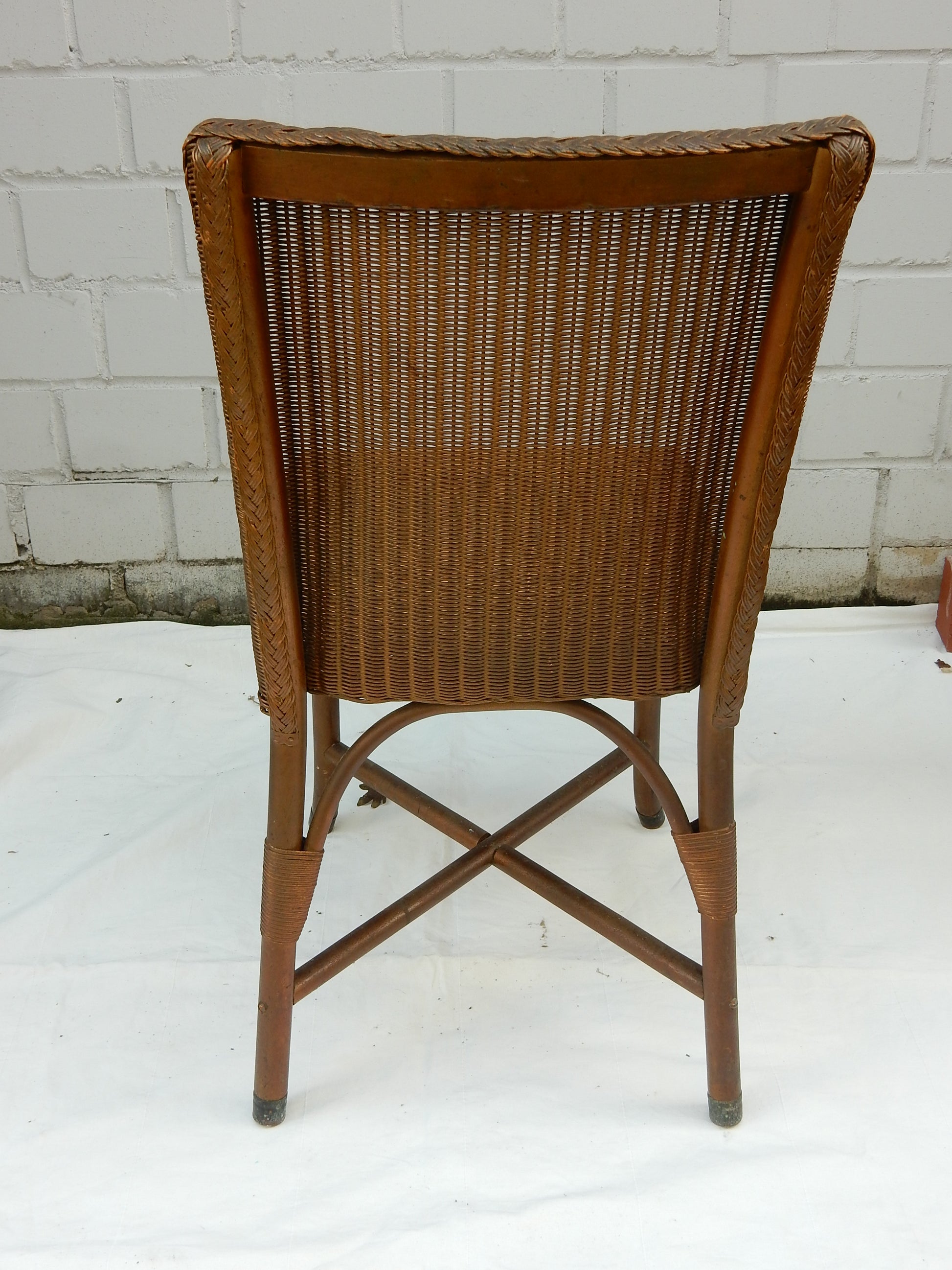 Original Lloyd Loom Stuhl – dunkelbraun, hoher Rücken, England - Artikelbild von Fummel & Gedöns Secondhand-Store