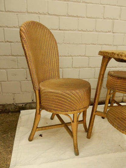 Original Lloyd Loom Sitzgruppe – Korbstuhl & runder Beistelltisch, England