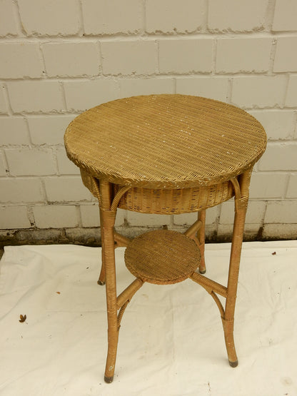 Original Lloyd Loom Sitzgruppe – Korbstuhl & runder Beistelltisch, England