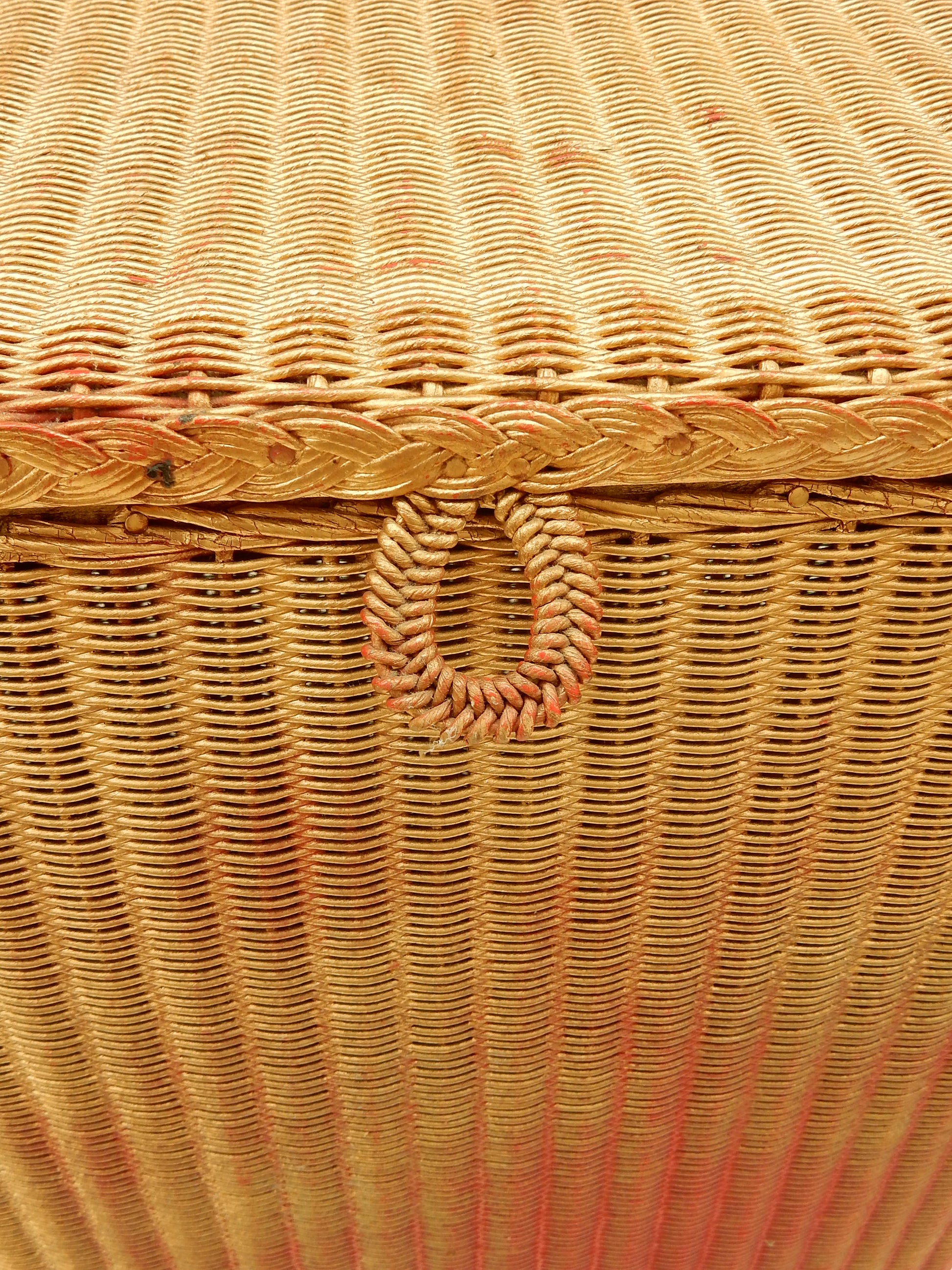 Original Lloyd Loom Wäschekorb – hoch &amp; rechteckig mit Deckel, England - Artikelbild von Fummel & Gedöns Secondhand-Store