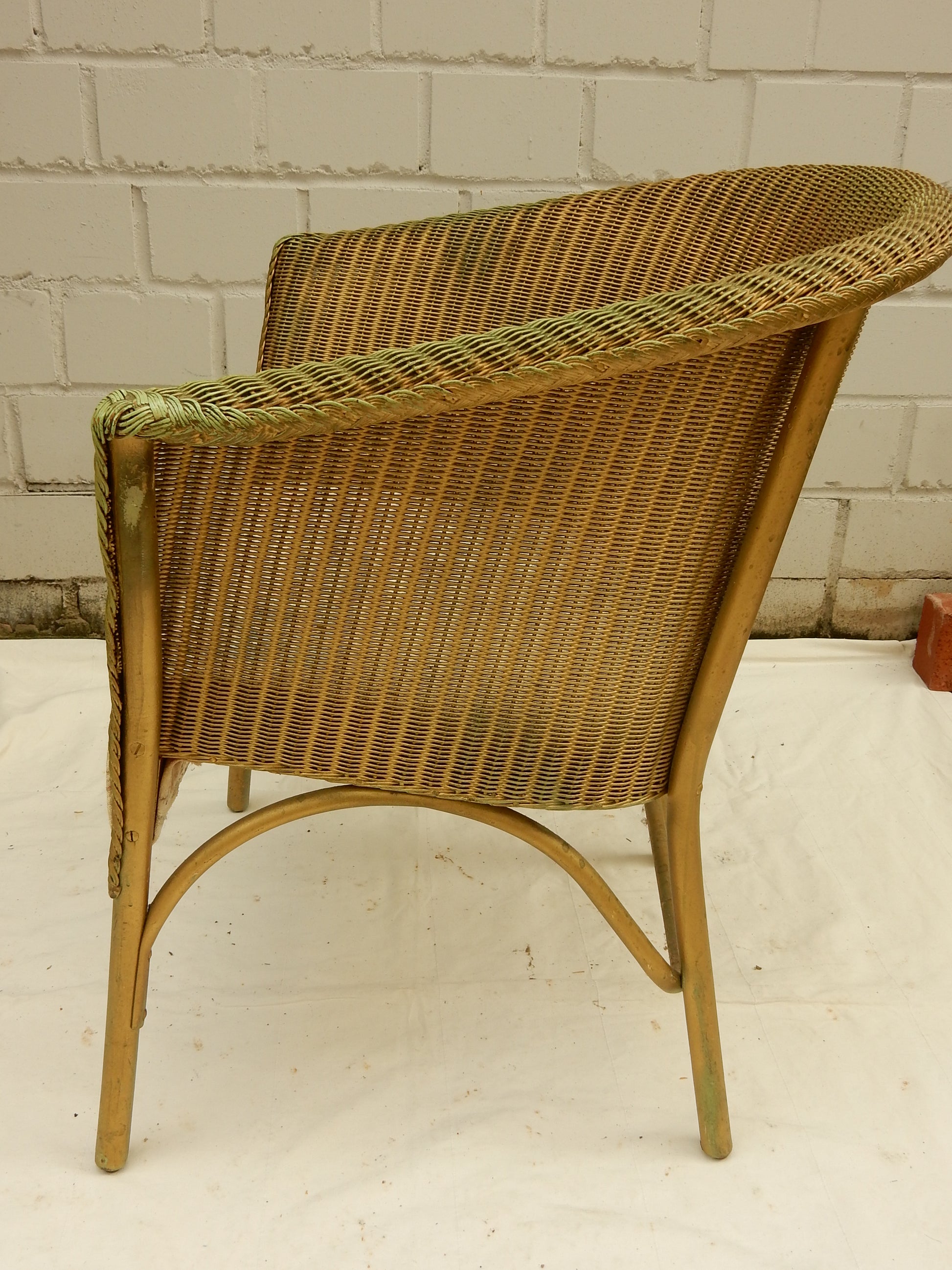 Original Lloyd Loom „Lusty“ Sessel – England, Vintage Flechtsessel mit Kissen - Artikelbild von Fummel & Gedöns Secondhand-Store
