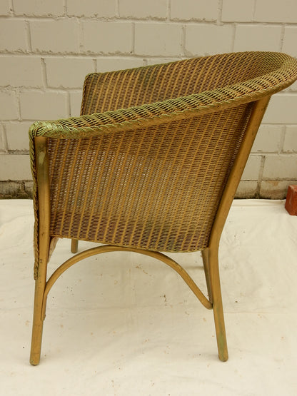 Original Lloyd Loom „Lusty“ Sessel – England, Vintage Flechtsessel mit Kissen