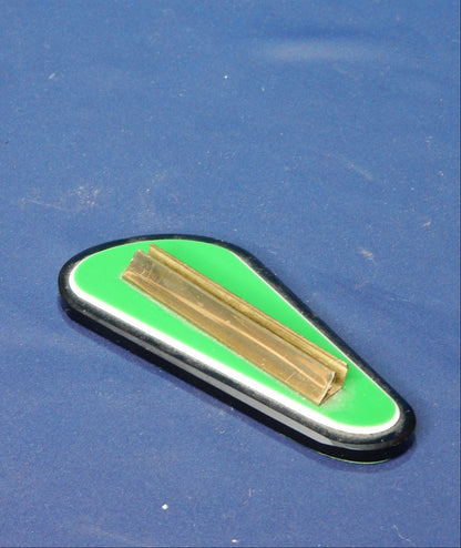 Art-Déco Briefhalter – grün – 14 cm