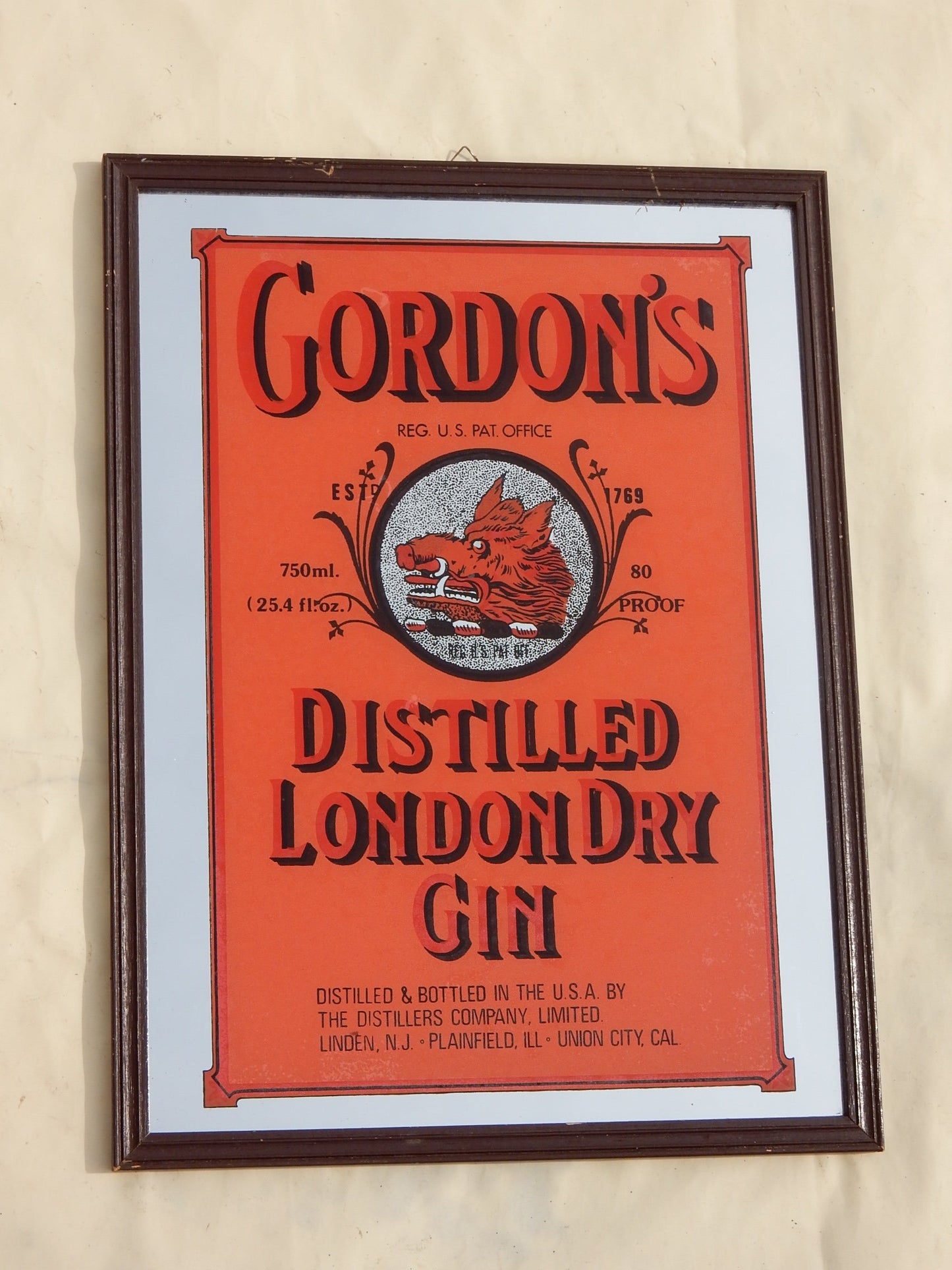 Vintage Gordon’s Gin Werbespiegel 70er – Barspiegel im Holzrahmen, 40 cm
